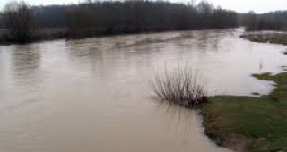Съществува опасност от наводняване на гълъбовското село Обручище