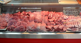 Данъчни измами и продажба на развалено месо в Румъния
