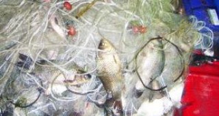 Иззети са 1 930 метра рибарски мрежи при проверки на инспектори на ИАРА Стара Загора и Кърджали