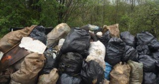 Граждани почистваха горите в Ботевградско