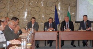 Министър Греков се срещна с началниците на отдели по растителна защита