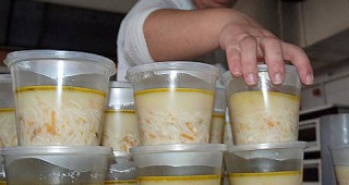 БЧК и община Тунджа осигуряват топъл обяд за ученици