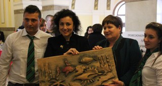 Министър Танева откри изложба на ученици от професионалните училища към МЗХ