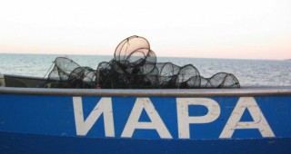 1 500 м мрежи извадиха инспектори от ИАРА Бургас от езерото Вая