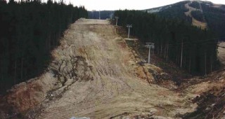 Правителството готви ударно разширение на ски зоните Банско и Витоша в защитени на хартия територии