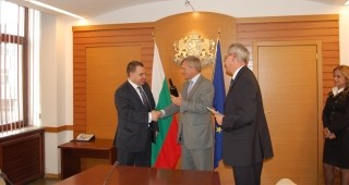 Министър Мирослав Найденов се срещна с посланика на Германия Матиас Хьопфнер