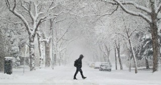 Преди обяд все още на много места в Северна България ще превалява сняг