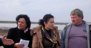 Министър Танева посети наводнените села в Община Пазарджик