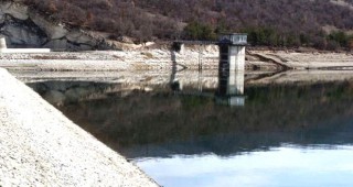 Започна да прелива най-големият водоем в Шуменска област – язовир Тича