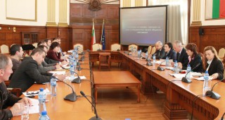 Министър Танева призова общините спешно да проведат процедурите по отдаване на пасища и мери за индивидуално ползване