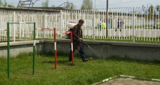 Продължава пръскането срещу кърлежи в детските заведения във Варна