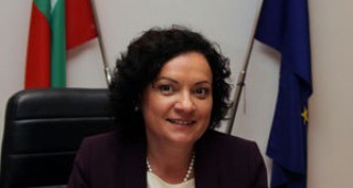 Министър Ивелина Василева ще участва в кръгла маса по опазване на българското крайбрежие