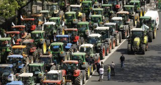 И френските фермери протестират