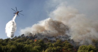 Продължава гасенето на пожара в резерват Риломанастирска гора