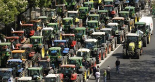 Европа пламна от фермерски протести