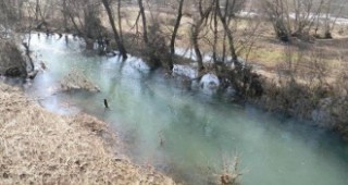 Община Бургас продължава почистването на речни корита