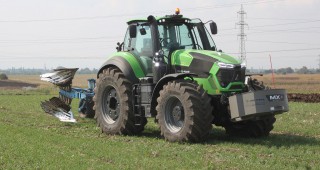 Тракторът Deutz Fahr 9340 TTV обира овациите на фермерите