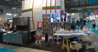 Българска компания впечатли с мобилен суши конвейр на изложба в Милано