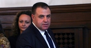 Министър Найденов сигнализира Главния прокурор за имотни нарушения