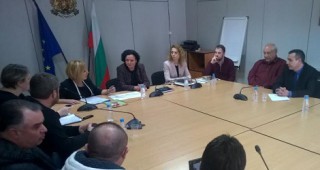 Министър Василева и омбудсманът Манолова се срещнаха с недоволни рибари от Шуменско