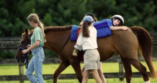 Как конете влияят на децата с аутизъм