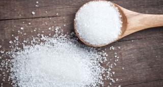 Средната цена на едро на бялата кристална захар за страната бележи лек спад