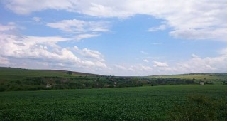 Възраждането на българските села и земеделие са по-реални извън политиките на ЕС