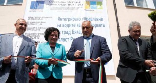 Премиерът Борисов и министър Василева откриха обекти в Бяла и Горна Оряховица