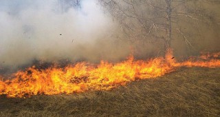 Червен код за пожари е обявен в 13 области на страната