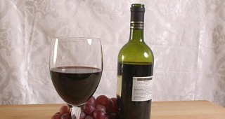 Червеното вино предпазва зъбите