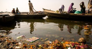 Световната банка отпуска 1 милиард долара за почистване на река Ганг