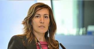 Министър Ангелкова замина на работно посещение в Испания