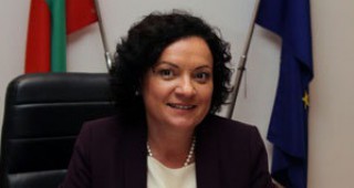 Министър Ивелина Василева открива фотоизложба