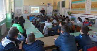 Образователна лекция за белошипата ветрушка изнесоха пред ученици в Свиленград