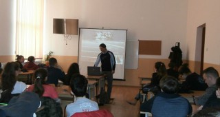 Експерти запознаха млади математици от Пазарджик с биоразнообразието във влажните зони