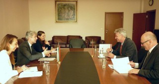 Министър Димов обсъди с посланик Кнобел напредъка по Българо-Швейцарската програма