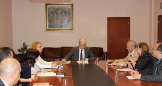 Министър Димов очаква от бизнеса конкретни мерки за намаляване на административната тежест