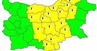 Жълт код за високи температури е в сила за 15 области в страната