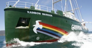 Rainbow Warrior на Грийнпийс пристига в Бургас