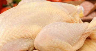 Лек спад в цената на охладеното пиле в супермаркетите