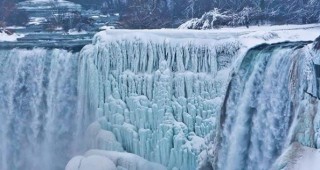 Водопадът Ниагара почти замръзна