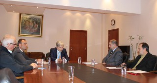 Министър Димов се срещна с представители на концесионера на Ски зона Банско