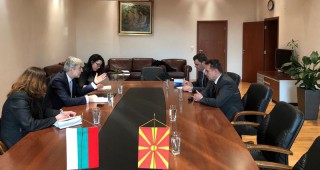 Ще си сътрудничим с Македония в околната среда и евроинтеграцията