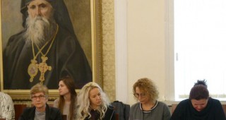 Зам.-министър Николова участва в дискусия за законодателни промени по инициатива на общините