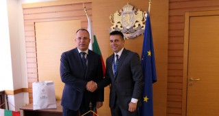 Министър Порожанов се срещна с македонския си колега Люпчо Николовски