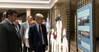 Министър Димов откри в Русе изложба за първите екопротести у нас