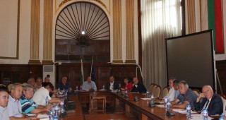 Министър Порожанов проведе срещи във връзка с инфлуенцата по птиците и Африканската чума по свинете
