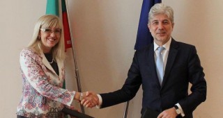 Министрите Димов и Аврамова подписаха договор по ОПОС за наблюдение на рискови свлачища