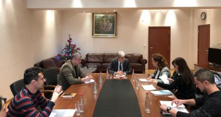 Министър Димов обсъди проблема със замърсяването на въздуха с граждани на Красна поляна и Овча купел