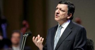 Според Жозе Барозу, ЕК не е нито за, нито против ГМО